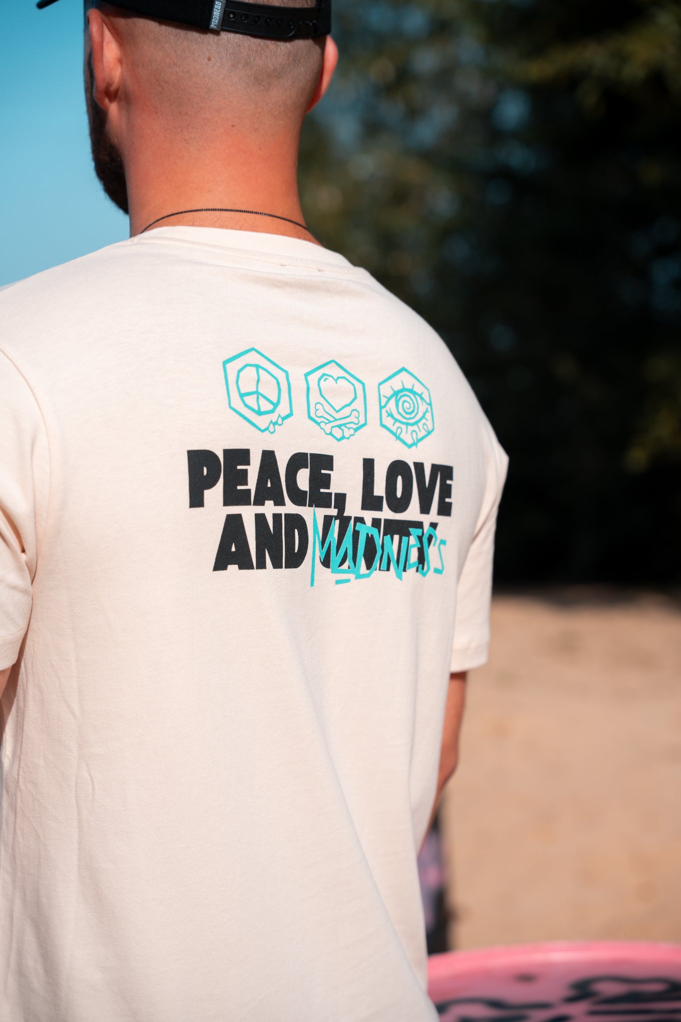 T-Shirt Peace Love & Madness - Regular Fit